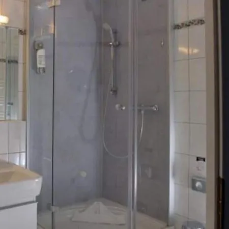Atmospheric Apartment In Essen With Sauna Сasa de vacaciones Essen